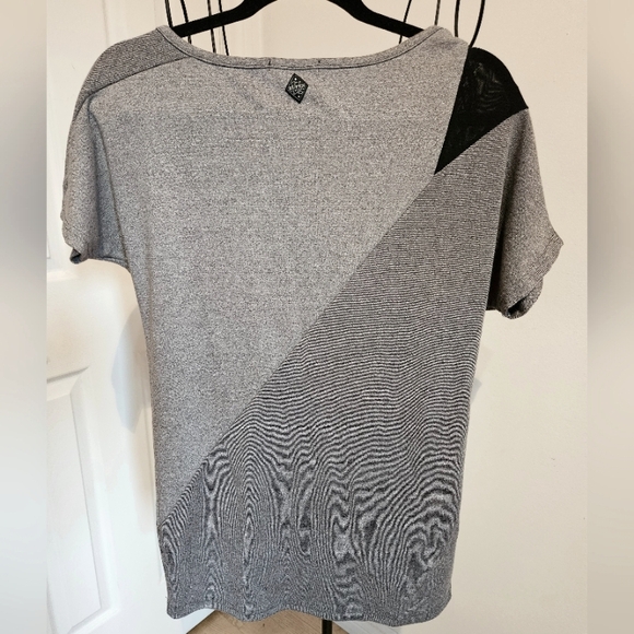 Graphic Top - Picture 2 of 3